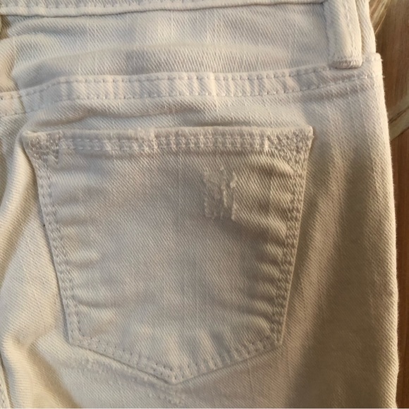 Gap white Jeans with detailing - Picture 2 of 4